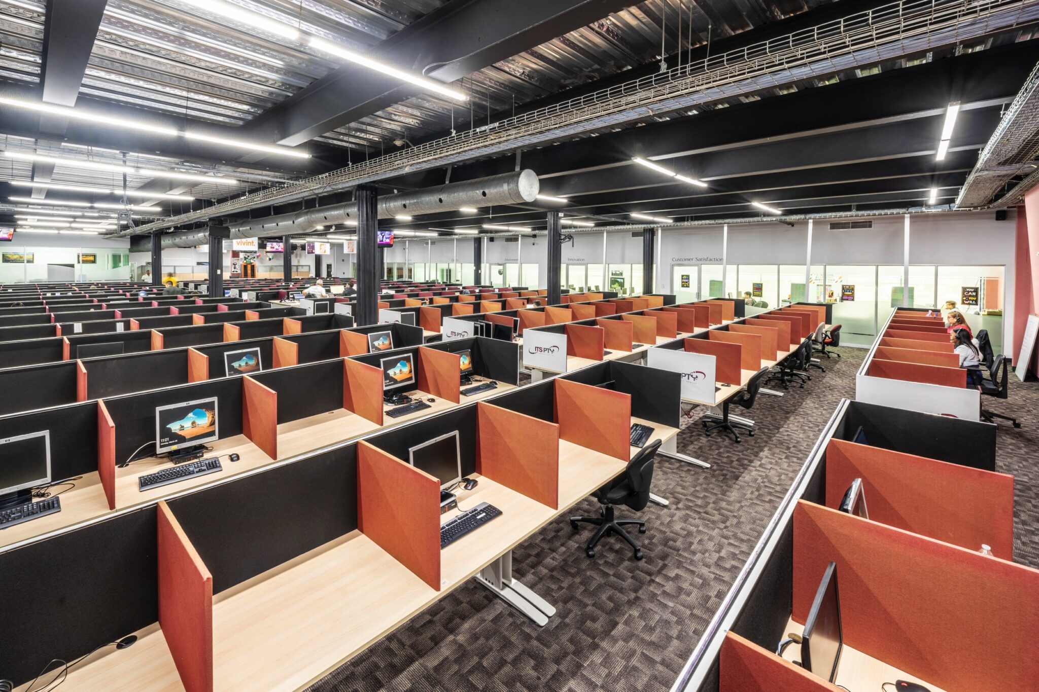 Try Panamá. Business Plaza Associates. Ubicado a 5 minutos de la Zona del Canal de Panamá, el Edificio de la Administración del Canal de Panamá, los Puertos de Panamá, la Ciudad del Saber. Corregimiento de Ancón, Urbanización Albrook Fields, Calle Avenida Omar Torrijos Herrera.