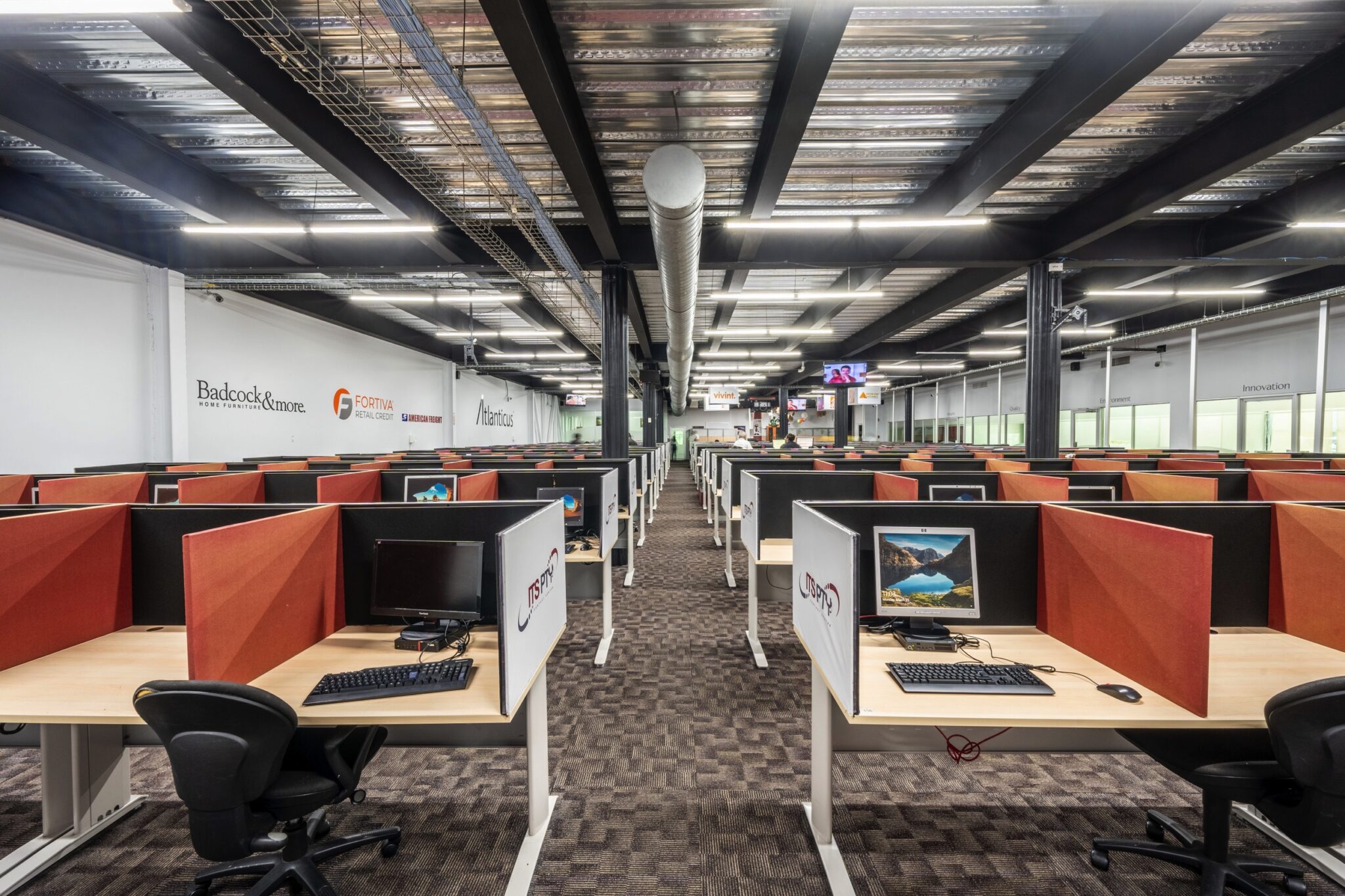 Try Panamá. Business Plaza Associates. Ubicado a 5 minutos de la Zona del Canal de Panamá, el Edificio de la Administración del Canal de Panamá, los Puertos de Panamá, la Ciudad del Saber. Corregimiento de Ancón, Urbanización Albrook Fields, Calle Avenida Omar Torrijos Herrera.