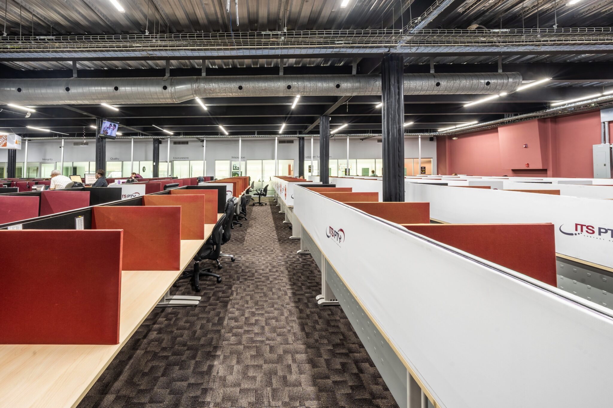 Try Panamá. Business Plaza Associates. Ubicado a 5 minutos de la Zona del Canal de Panamá, el Edificio de la Administración del Canal de Panamá, los Puertos de Panamá, la Ciudad del Saber. Corregimiento de Ancón, Urbanización Albrook Fields, Calle Avenida Omar Torrijos Herrera.