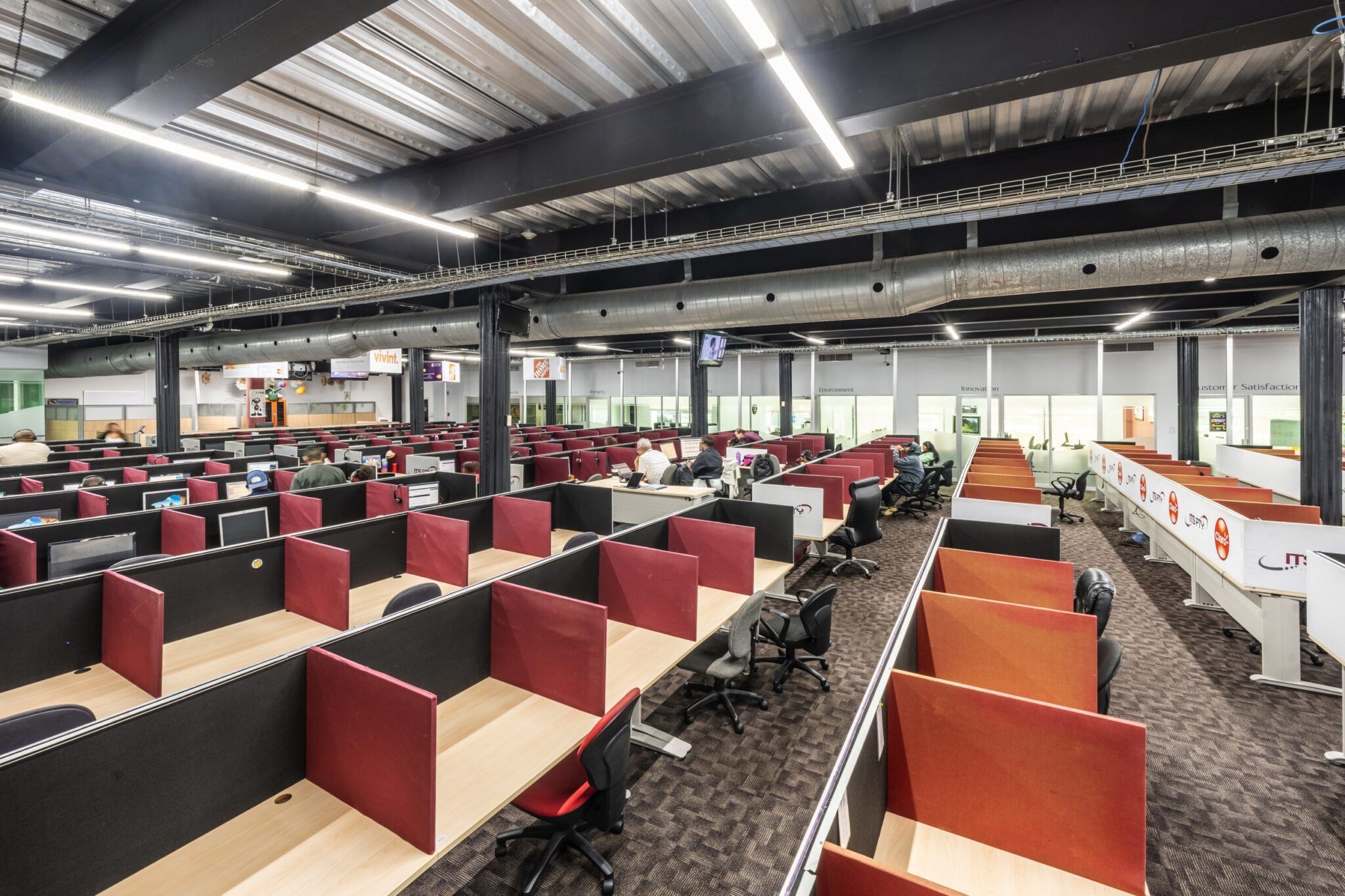 Try Panamá. Business Plaza Associates. Ubicado a 5 minutos de la Zona del Canal de Panamá, el Edificio de la Administración del Canal de Panamá, los Puertos de Panamá, la Ciudad del Saber. Corregimiento de Ancón, Urbanización Albrook Fields, Calle Avenida Omar Torrijos Herrera.