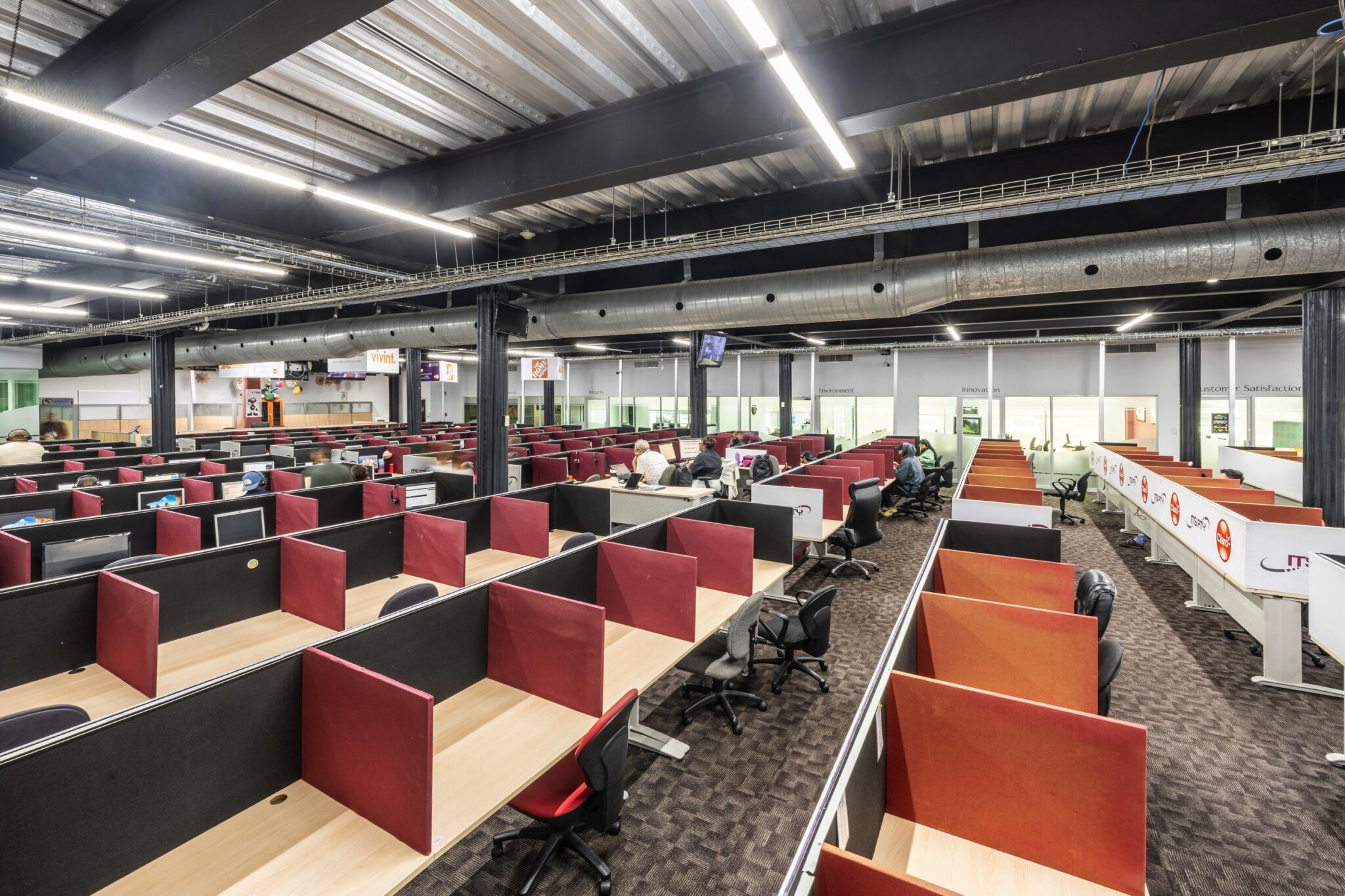 Try Panamá. Business Plaza Associates. Ubicado a 5 minutos de la Zona del Canal de Panamá, el Edificio de la Administración del Canal de Panamá, los Puertos de Panamá, la Ciudad del Saber. Corregimiento de Ancón, Urbanización Albrook Fields, Calle Avenida Omar Torrijos Herrera.