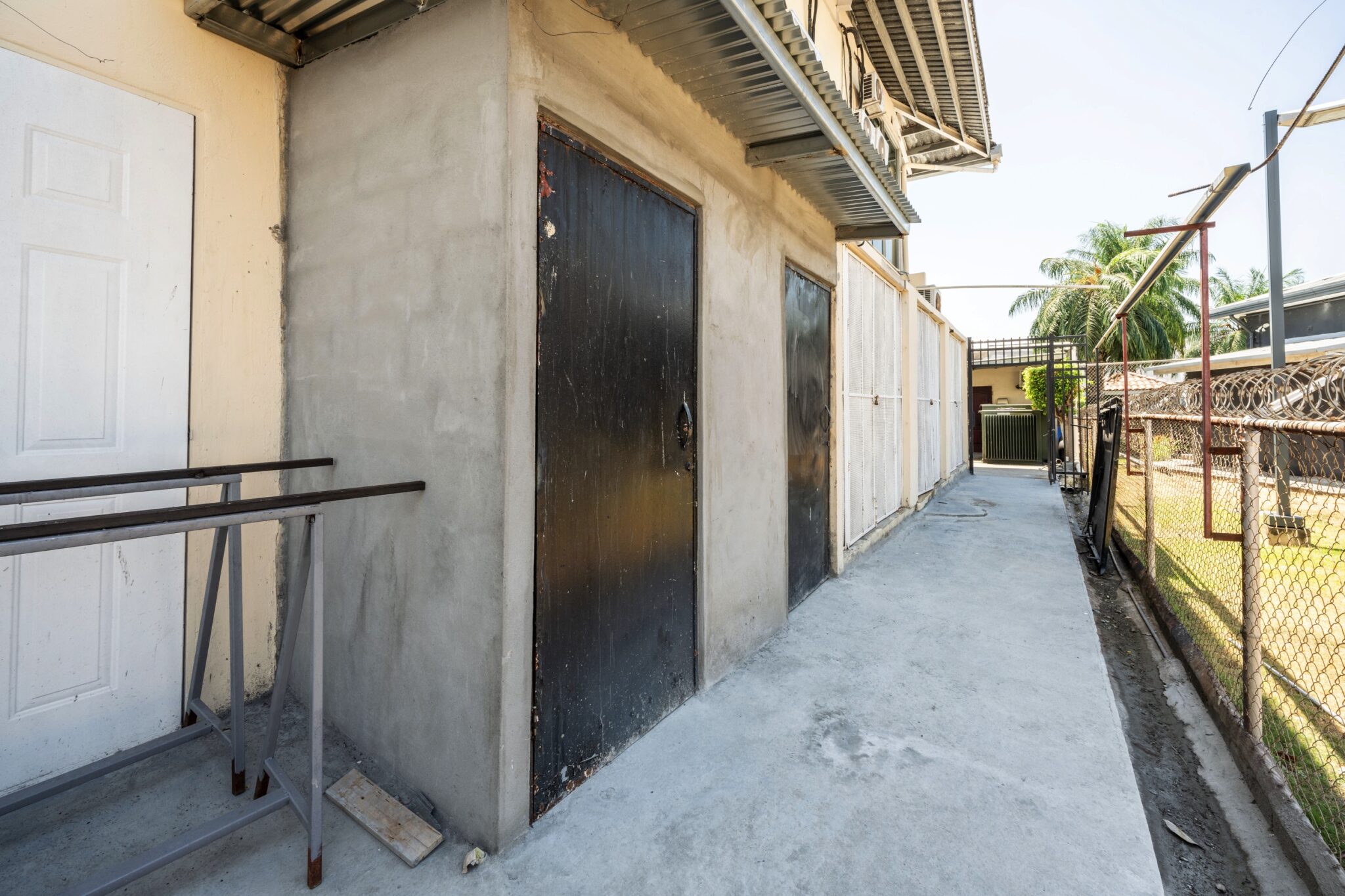 Try Panamá. Business Plaza Associates. Ubicado a 5 minutos de la Zona del Canal de Panamá, el Edificio de la Administración del Canal de Panamá, los Puertos de Panamá, la Ciudad del Saber. Corregimiento de Ancón, Urbanización Albrook Fields, Calle Avenida Omar Torrijos Herrera.