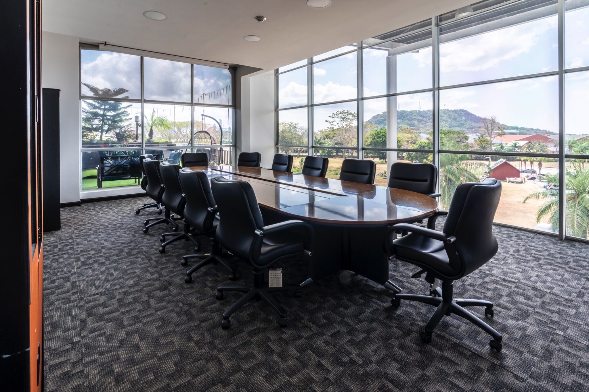 Try Panamá. Business Plaza Associates. Ubicado a 5 minutos de la Zona del Canal de Panamá, el Edificio de la Administración del Canal de Panamá, los Puertos de Panamá, la Ciudad del Saber. Corregimiento de Ancón, Urbanización Albrook Fields, Calle Avenida Omar Torrijos Herrera.