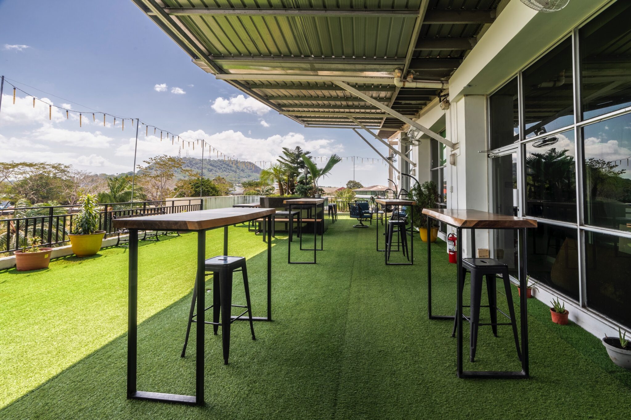 Try Panamá. Business Plaza Associates. Ubicado a 5 minutos de la Zona del Canal de Panamá, el Edificio de la Administración del Canal de Panamá, los Puertos de Panamá, la Ciudad del Saber. Corregimiento de Ancón, Urbanización Albrook Fields, Calle Avenida Omar Torrijos Herrera.