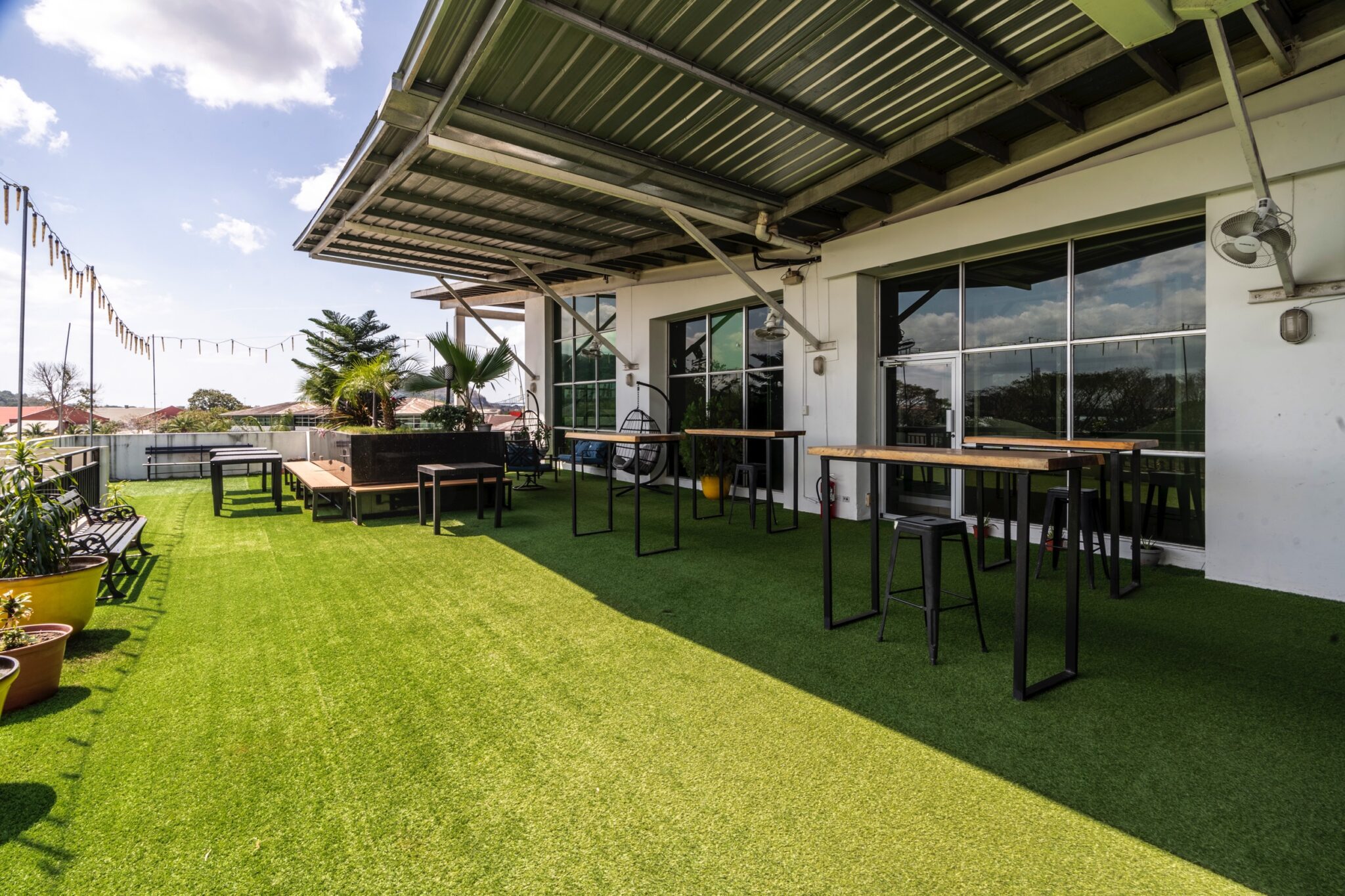 Try Panamá. Business Plaza Associates. Ubicado a 5 minutos de la Zona del Canal de Panamá, el Edificio de la Administración del Canal de Panamá, los Puertos de Panamá, la Ciudad del Saber. Corregimiento de Ancón, Urbanización Albrook Fields, Calle Avenida Omar Torrijos Herrera.