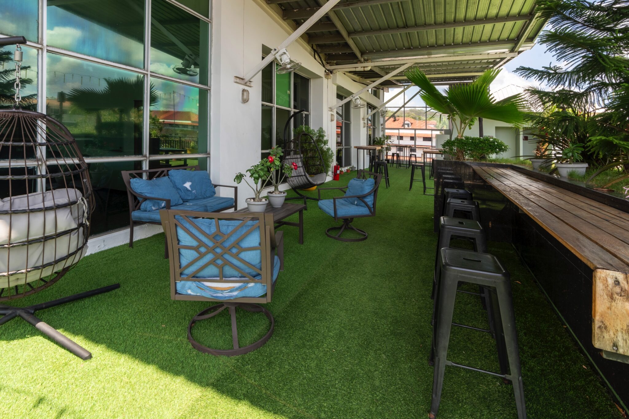 Try Panamá. Business Plaza Associates. Ubicado a 5 minutos de la Zona del Canal de Panamá, el Edificio de la Administración del Canal de Panamá, los Puertos de Panamá, la Ciudad del Saber. Corregimiento de Ancón, Urbanización Albrook Fields, Calle Avenida Omar Torrijos Herrera.