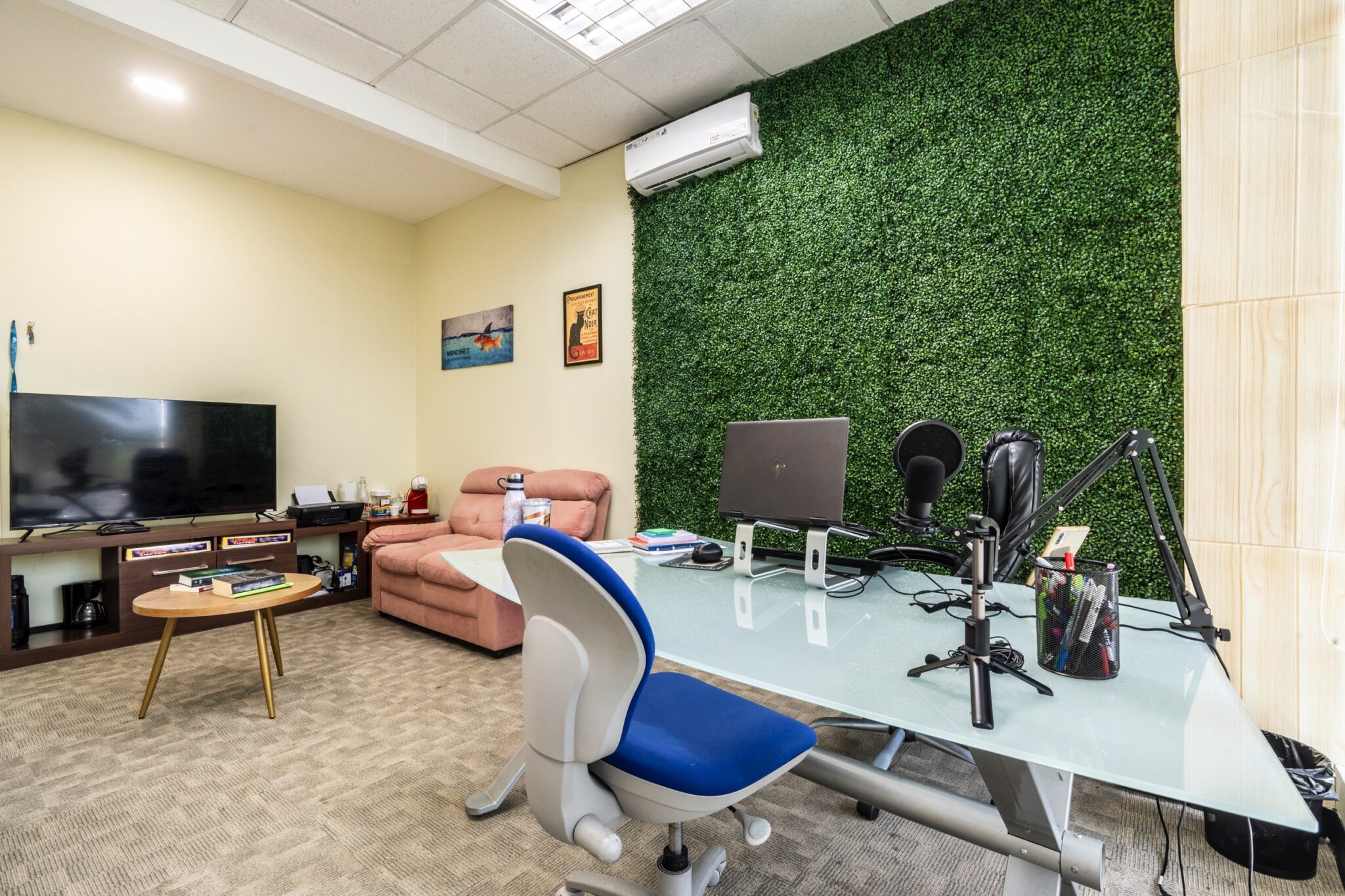 Try Panamá. Business Plaza Associates. Ubicado a 5 minutos de la Zona del Canal de Panamá, el Edificio de la Administración del Canal de Panamá, los Puertos de Panamá, la Ciudad del Saber. Corregimiento de Ancón, Urbanización Albrook Fields, Calle Avenida Omar Torrijos Herrera.