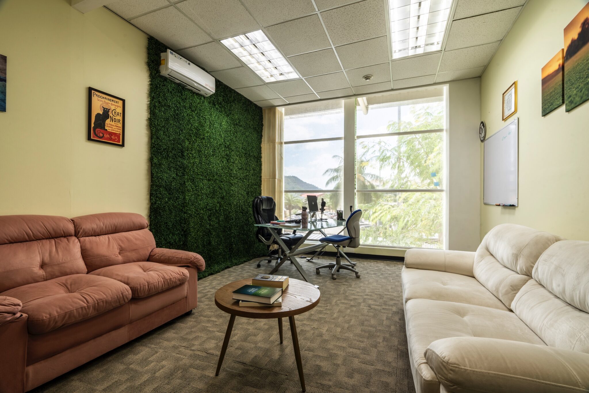 Try Panamá. Business Plaza Associates. Ubicado a 5 minutos de la Zona del Canal de Panamá, el Edificio de la Administración del Canal de Panamá, los Puertos de Panamá, la Ciudad del Saber. Corregimiento de Ancón, Urbanización Albrook Fields, Calle Avenida Omar Torrijos Herrera.