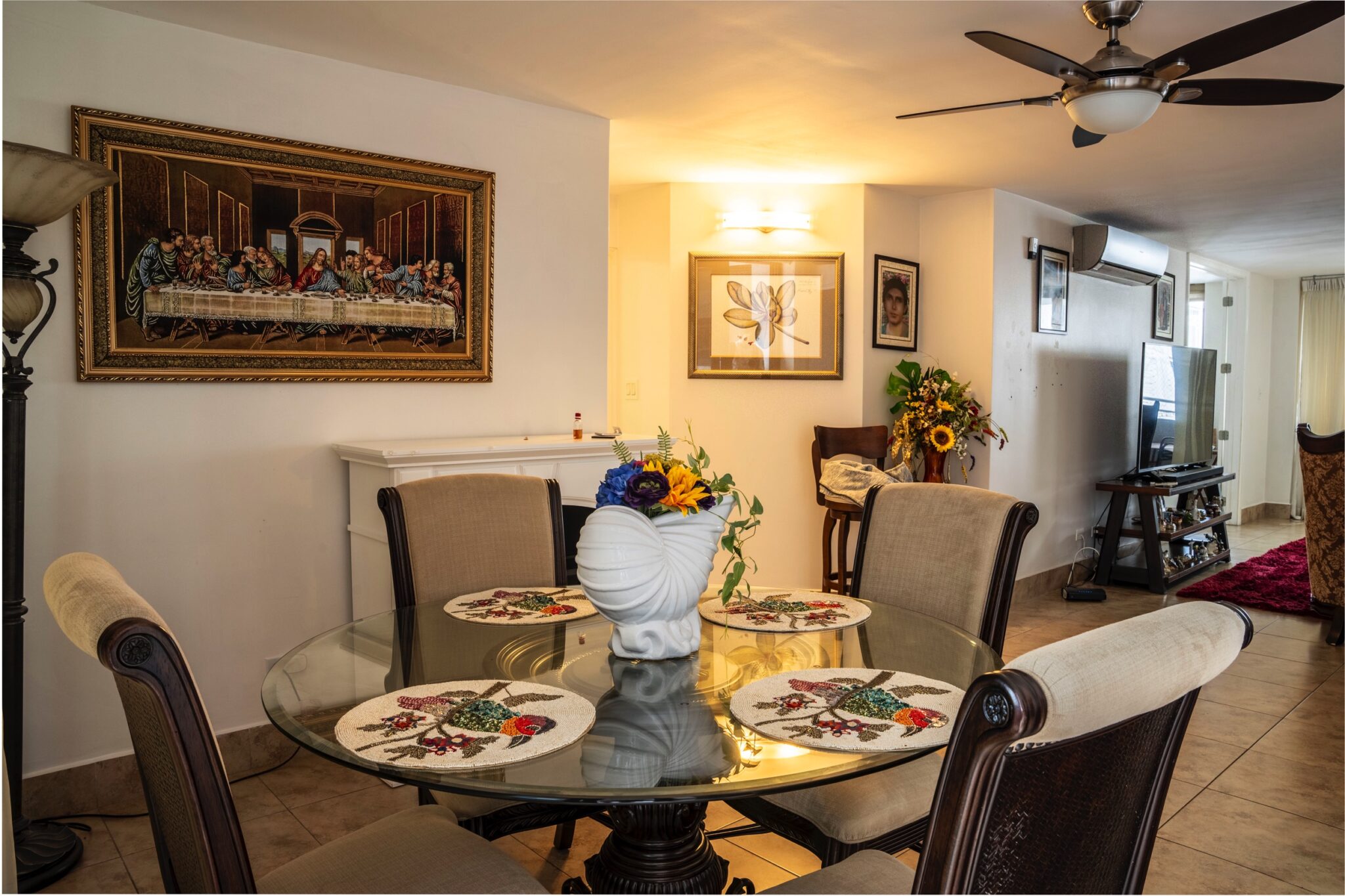 Try Panamá. PH Brisas de Marbella. Marbella está ubicada en el corazón de la ciudad. Panamá, Ciudad de Panamá, Bella Vista, Calle 47 Este y Avenida Balboa