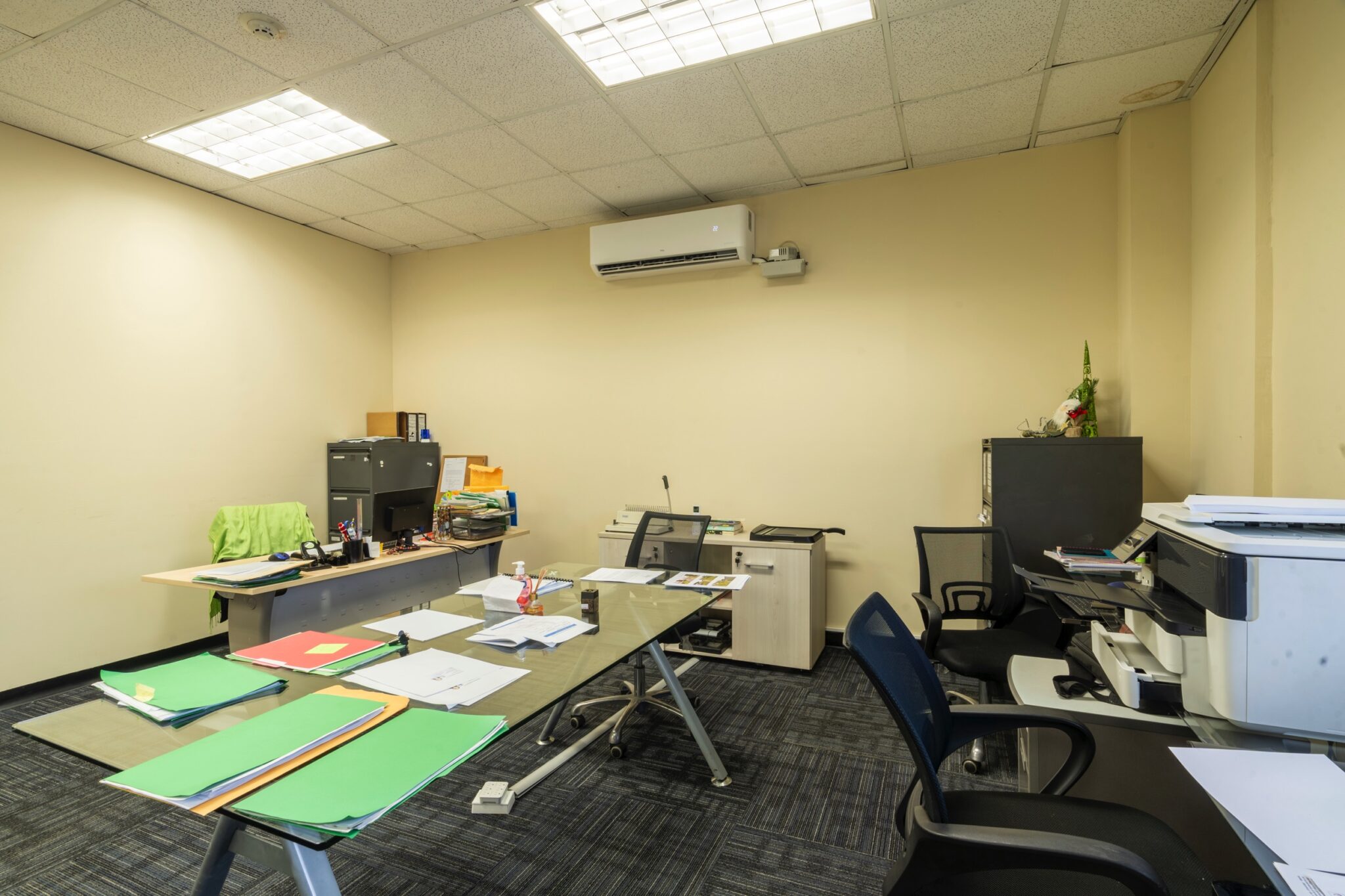 Try Panamá. Business Plaza Associates. Ubicado a 5 minutos de la Zona del Canal de Panamá, el Edificio de la Administración del Canal de Panamá, los Puertos de Panamá, la Ciudad del Saber. Corregimiento de Ancón, Urbanización Albrook Fields, Calle Avenida Omar Torrijos Herrera.