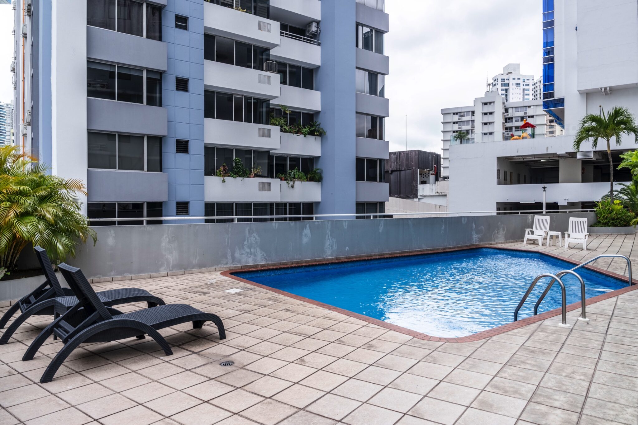 Try Panamá. PH Brisas de Marbella. Marbella está ubicada en el corazón de la ciudad. Panamá, Ciudad de Panamá, Bella Vista, Calle 47 Este y Avenida Balboa