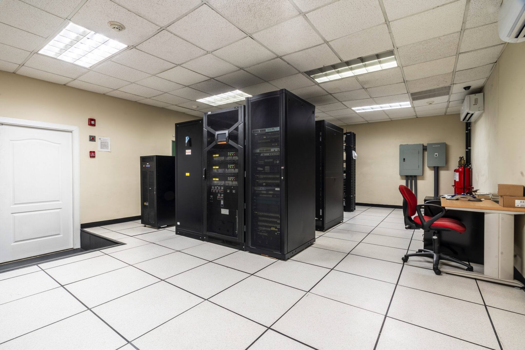 Try Panamá. Business Plaza Associates. Ubicado a 5 minutos de la Zona del Canal de Panamá, el Edificio de la Administración del Canal de Panamá, los Puertos de Panamá, la Ciudad del Saber. Corregimiento de Ancón, Urbanización Albrook Fields, Calle Avenida Omar Torrijos Herrera.