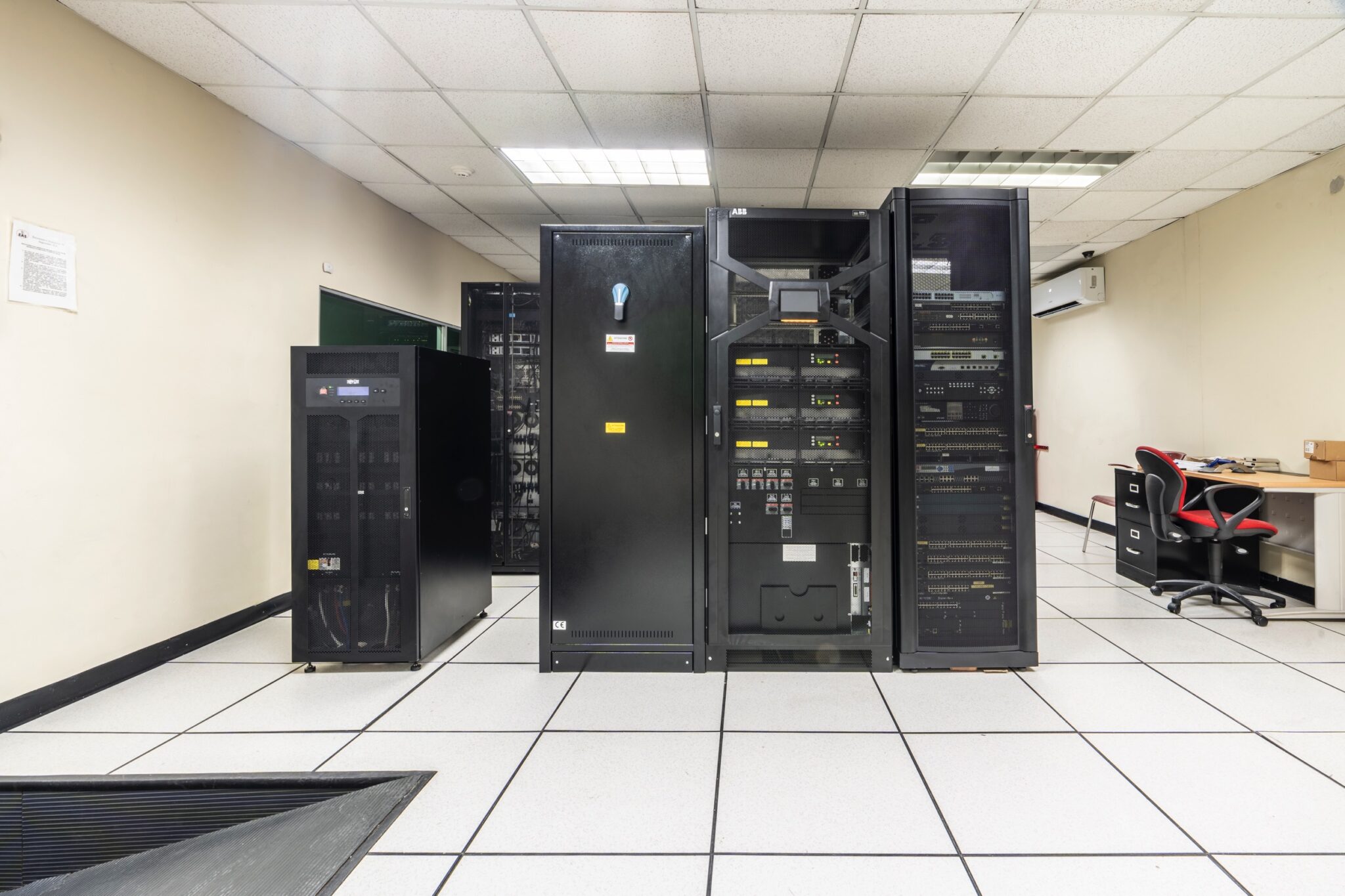 Try Panamá. Business Plaza Associates. Ubicado a 5 minutos de la Zona del Canal de Panamá, el Edificio de la Administración del Canal de Panamá, los Puertos de Panamá, la Ciudad del Saber. Corregimiento de Ancón, Urbanización Albrook Fields, Calle Avenida Omar Torrijos Herrera.