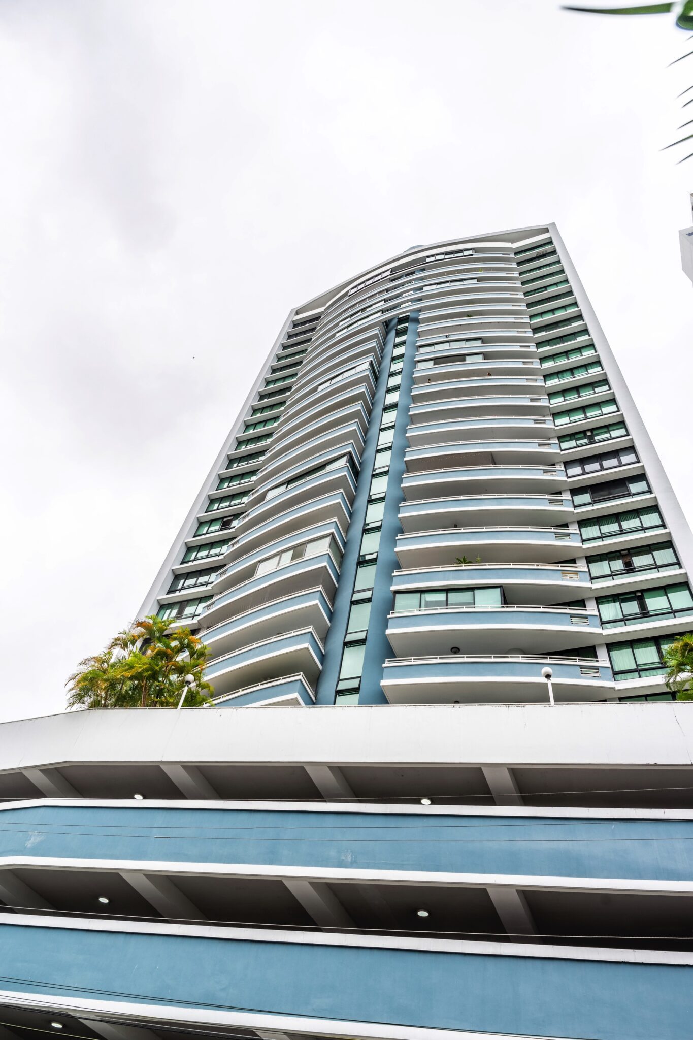 Try Panamá. PH Brisas de Marbella. Marbella está ubicada en el corazón de la ciudad. Panamá, Ciudad de Panamá, Bella Vista, Calle 47 Este y Avenida Balboa