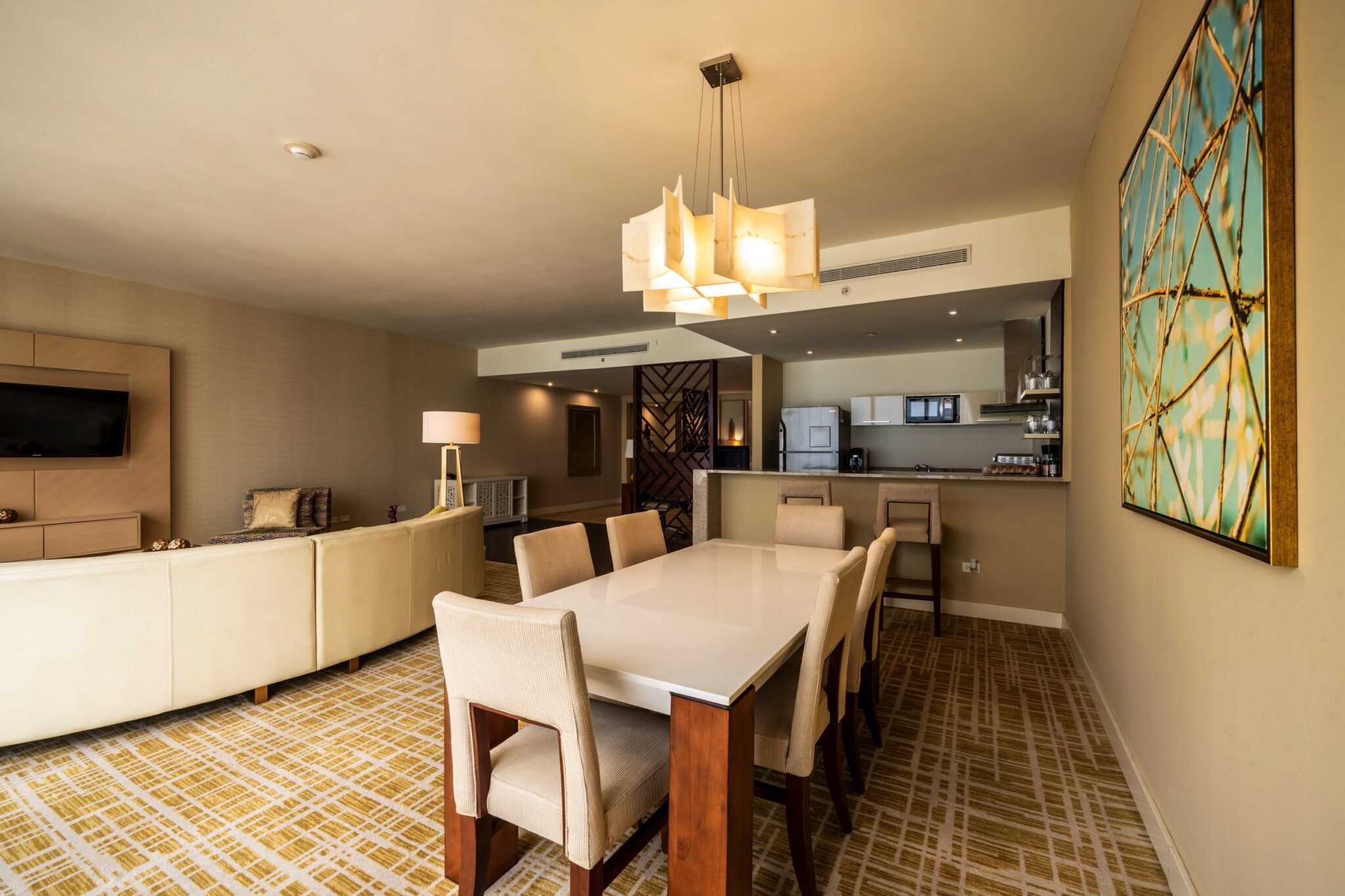 Try Panamá. Waldorf Astoria / PH The Panamera Residences. Ubicado en el centro del distrito financiero de la Ciudad de Panamá. Panamá, Ciudad de Panamá, Corregimiento de Bella Vista, Calle 47 y Uruguay