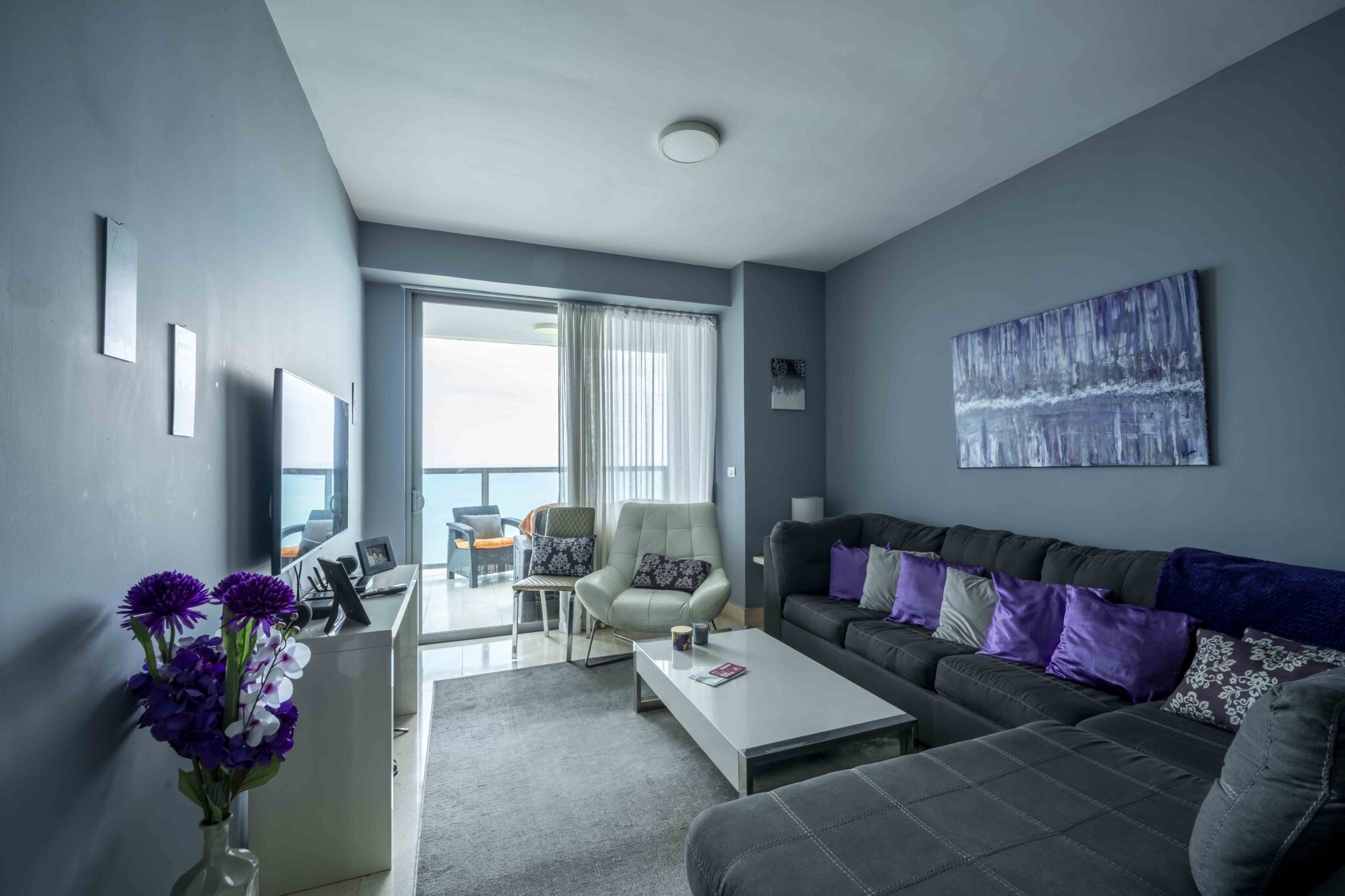 Yoo Panamá. Panamá, Ciudad de Panamá, Bella Vista, Avenida Balboa y Calle 54 Este. Tendrás acceso a los tres mejores restaurantes de la ciudad: Azahar, Filomena Cuisine y Blame Kiki. Además, estarás cerca de la Cinta Costera, centros comerciales, hospitales y centros de negocios. Try Panamá. Compra, Venta y Administración de Bienes Raíces. Apartamentos, Casas, Oficinas.