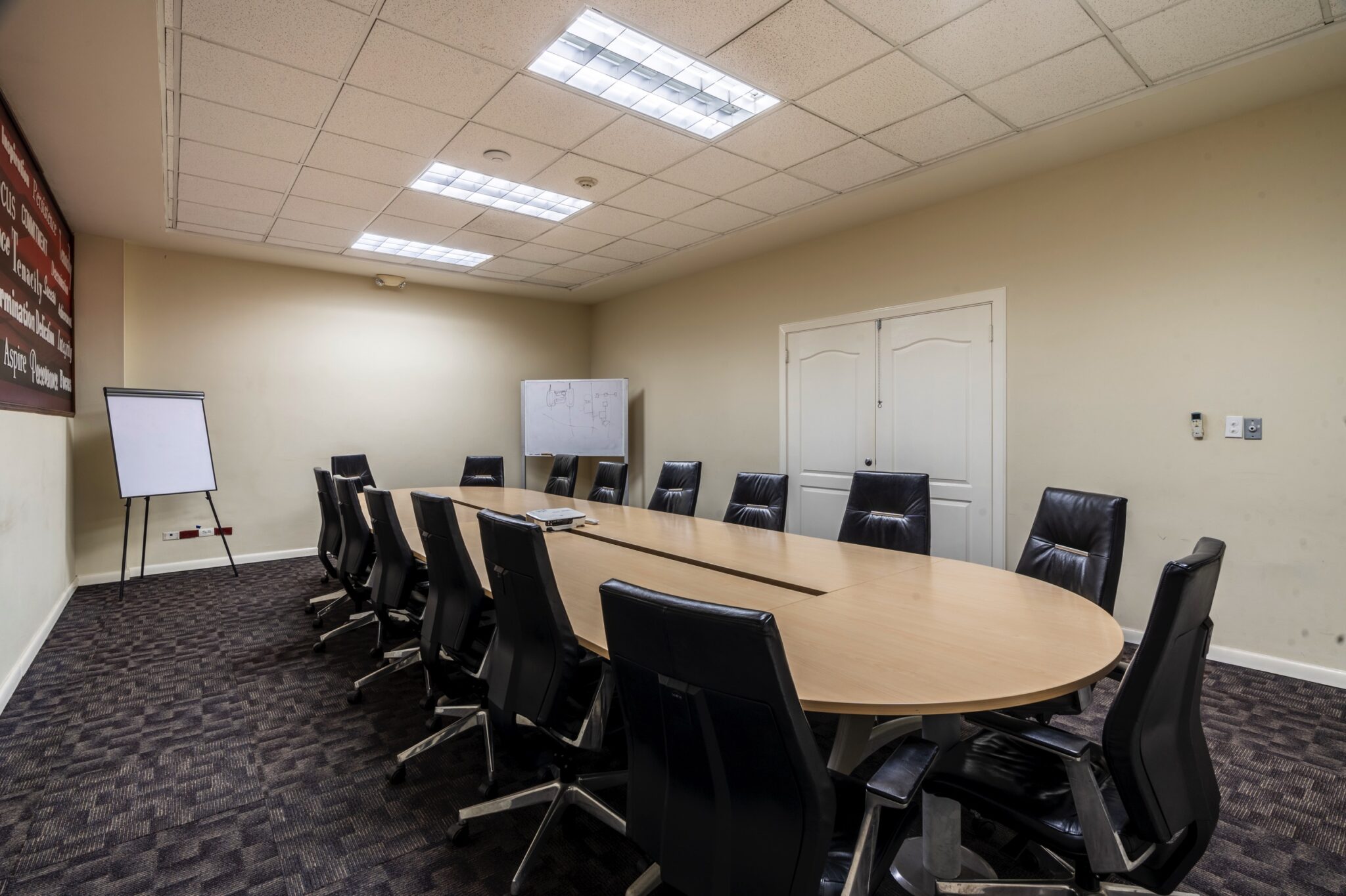 Try Panamá. Business Plaza Associates. Ubicado a 5 minutos de la Zona del Canal de Panamá, el Edificio de la Administración del Canal de Panamá, los Puertos de Panamá, la Ciudad del Saber. Corregimiento de Ancón, Urbanización Albrook Fields, Calle Avenida Omar Torrijos Herrera.