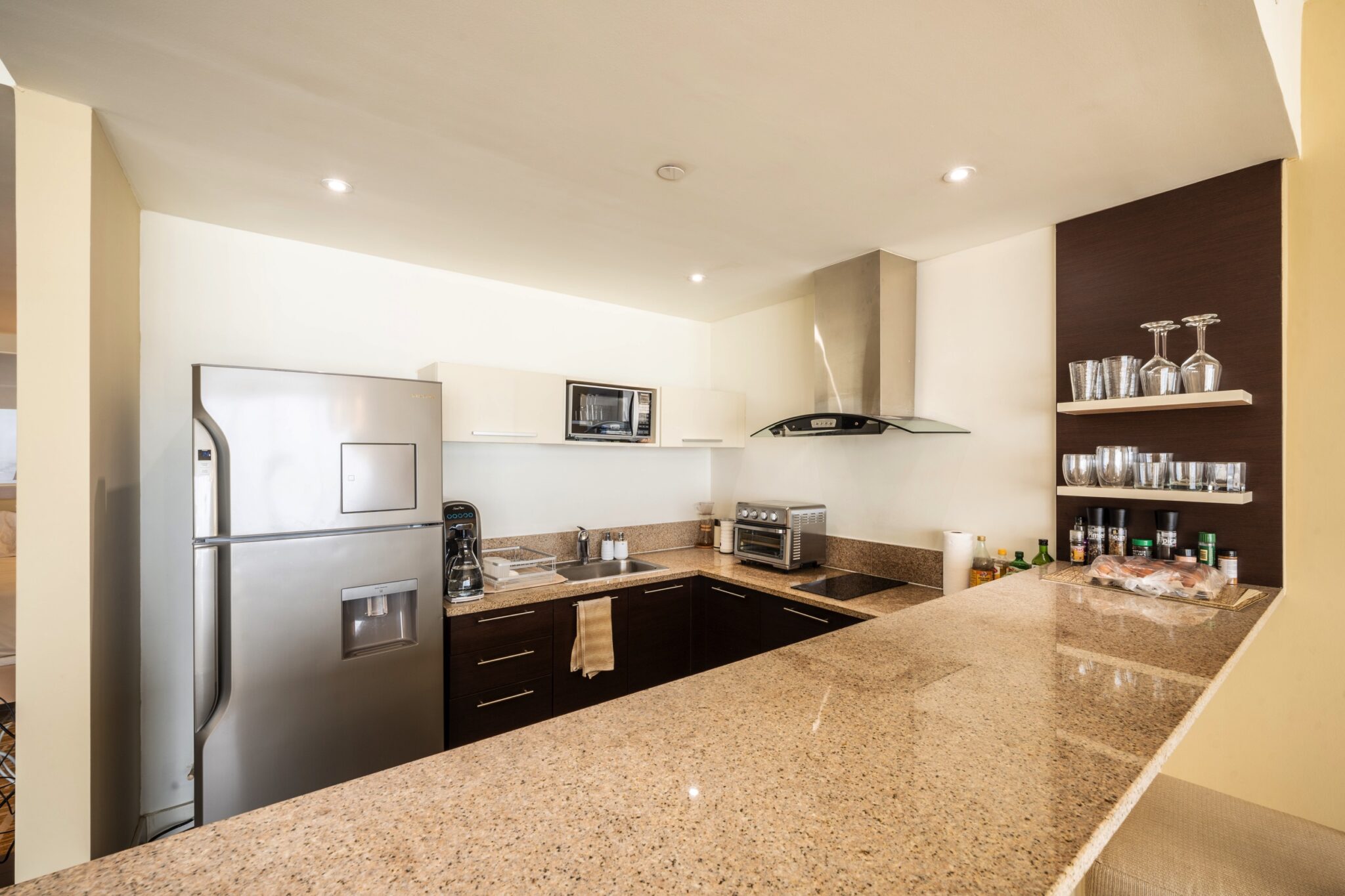 Try Panamá. Waldorf Astoria / PH The Panamera Residences. Ubicado en el centro del distrito financiero de la Ciudad de Panamá. Panamá, Ciudad de Panamá, Corregimiento de Bella Vista, Calle 47 y Uruguay