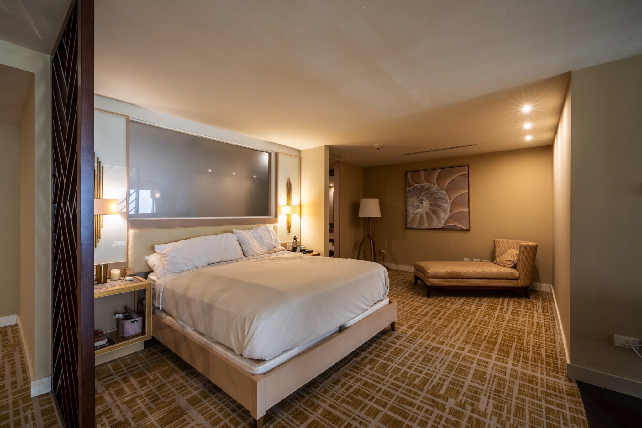 Try Panamá. Waldorf Astoria / PH The Panamera Residences. Ubicado en el centro del distrito financiero de la Ciudad de Panamá. Panamá, Ciudad de Panamá, Corregimiento de Bella Vista, Calle 47 y Uruguay