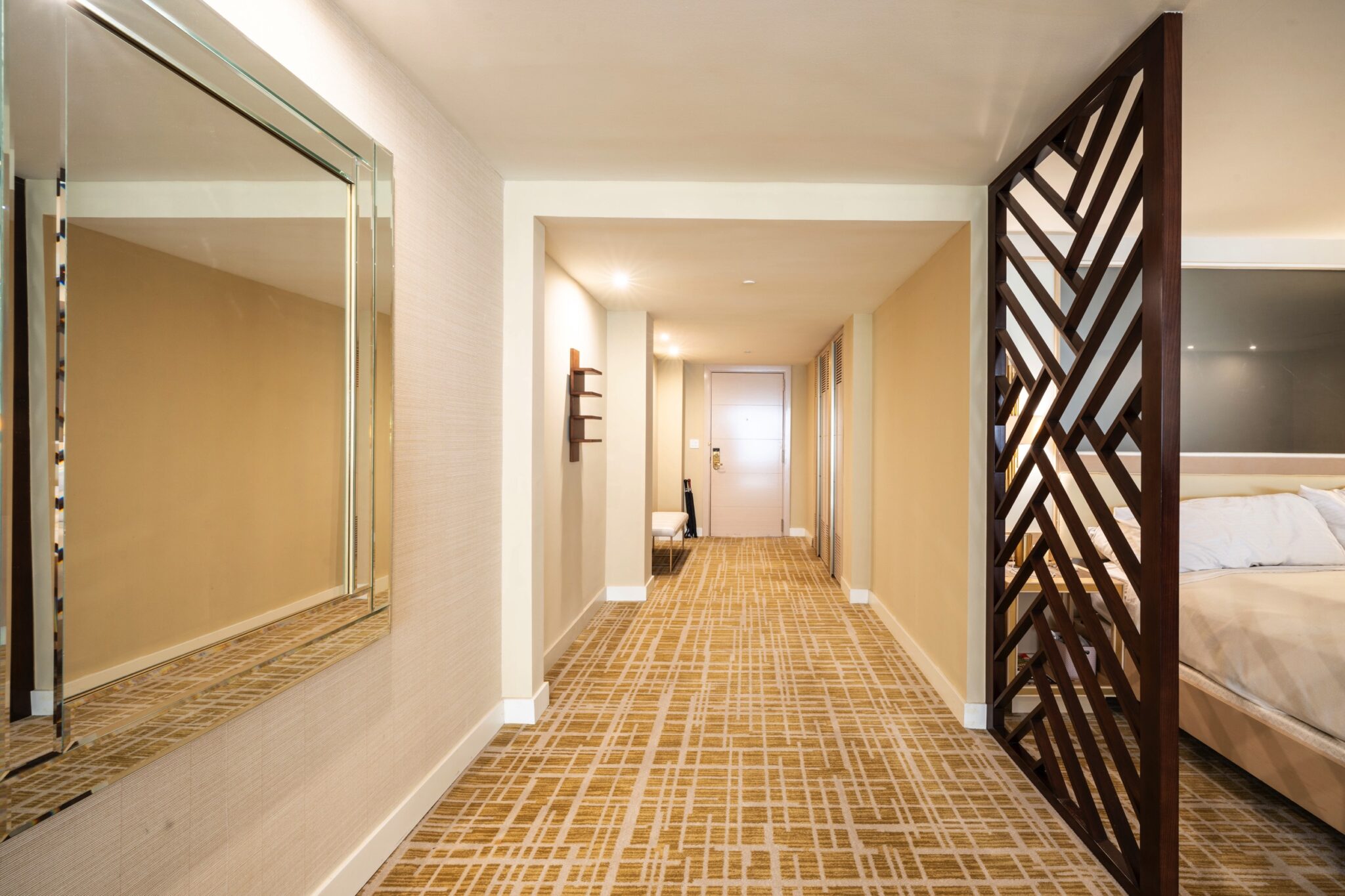 Try Panamá. Waldorf Astoria / PH The Panamera Residences. Ubicado en el centro del distrito financiero de la Ciudad de Panamá. Panamá, Ciudad de Panamá, Corregimiento de Bella Vista, Calle 47 y Uruguay