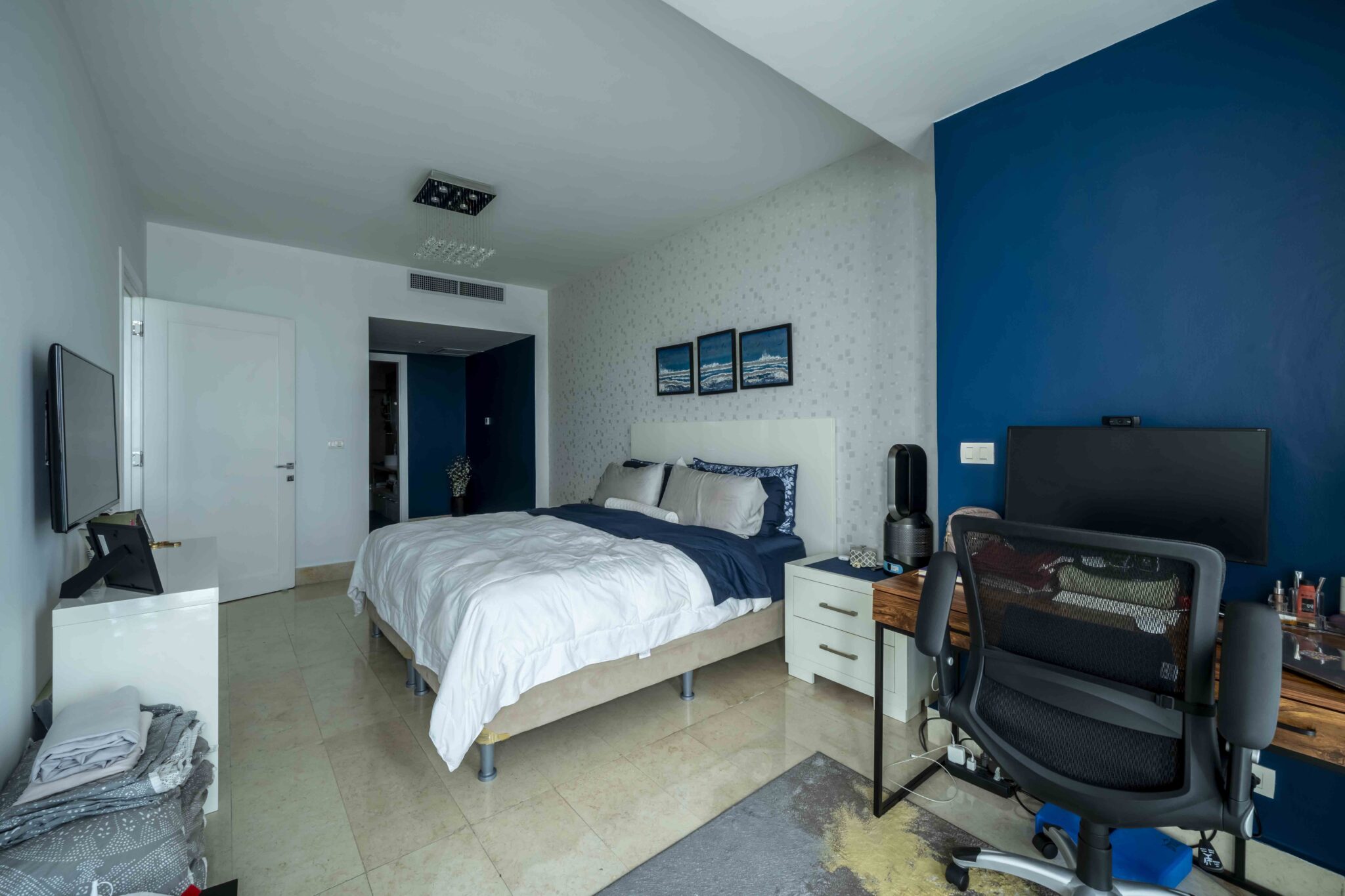 Yoo Panamá. Panamá, Ciudad de Panamá, Bella Vista, Avenida Balboa y Calle 54 Este. Tendrás acceso a los tres mejores restaurantes de la ciudad: Azahar, Filomena Cuisine y Blame Kiki. Además, estarás cerca de la Cinta Costera, centros comerciales, hospitales y centros de negocios. Try Panamá. Compra, Venta y Administración de Bienes Raíces. Apartamentos, Casas, Oficinas.