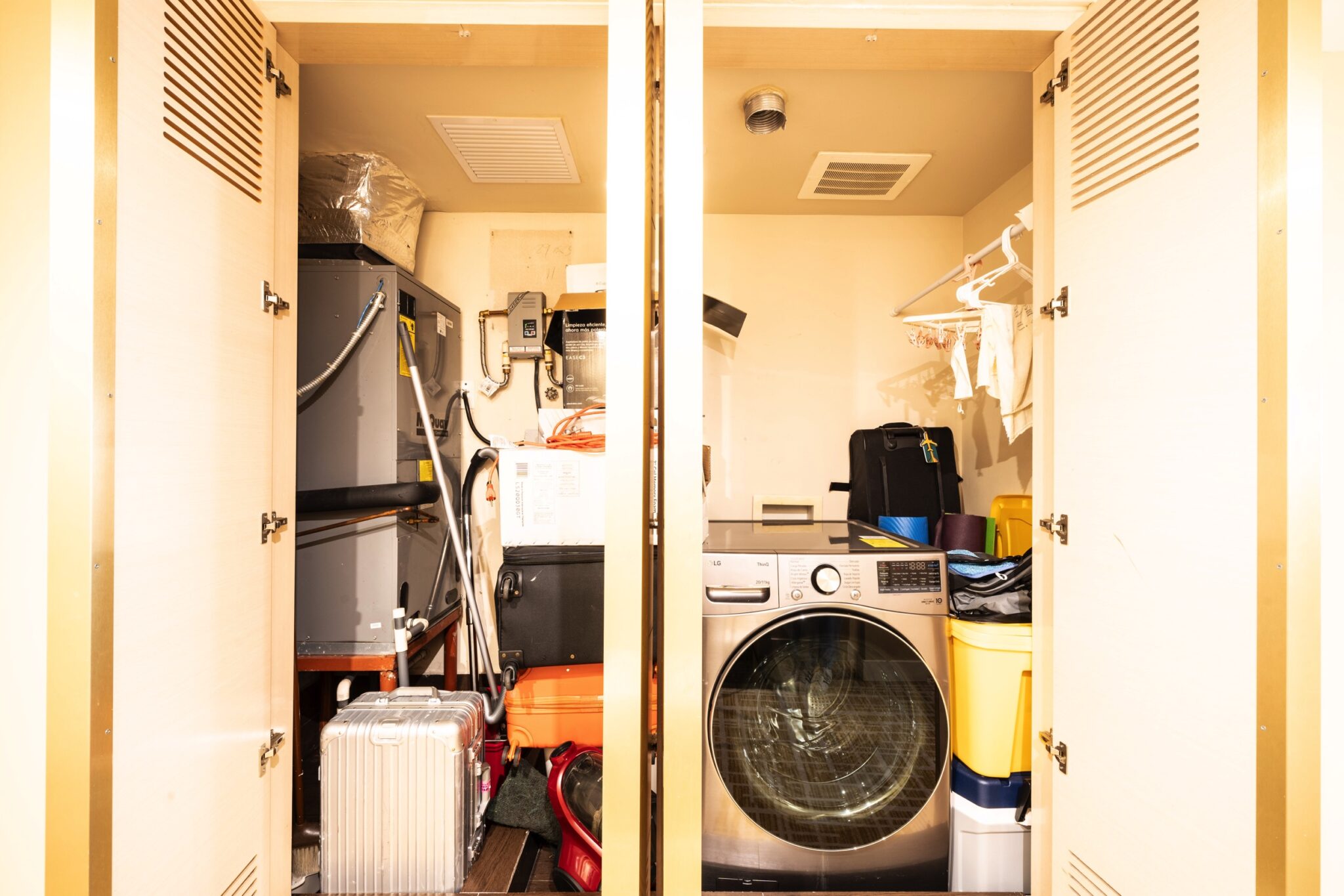 Try Panamá. Waldorf Astoria / PH The Panamera Residences. Ubicado en el centro del distrito financiero de la Ciudad de Panamá. Panamá, Ciudad de Panamá, Corregimiento de Bella Vista, Calle 47 y Uruguay