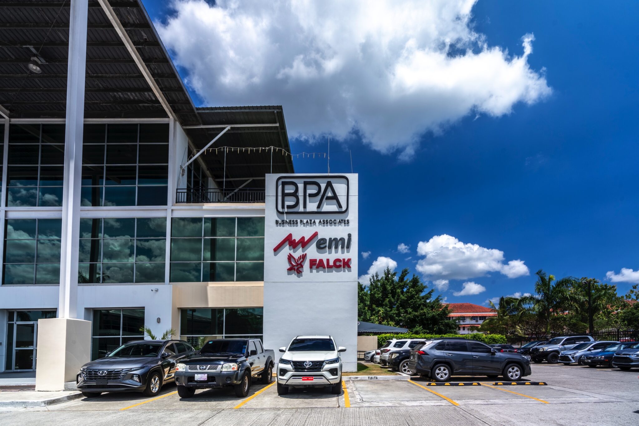 Try Panamá. Business Plaza Associates. Ubicado a 5 minutos de la Zona del Canal de Panamá, el Edificio de la Administración del Canal de Panamá, los Puertos de Panamá, la Ciudad del Saber. Corregimiento de Ancón, Urbanización Albrook Fields, Calle Avenida Omar Torrijos Herrera.