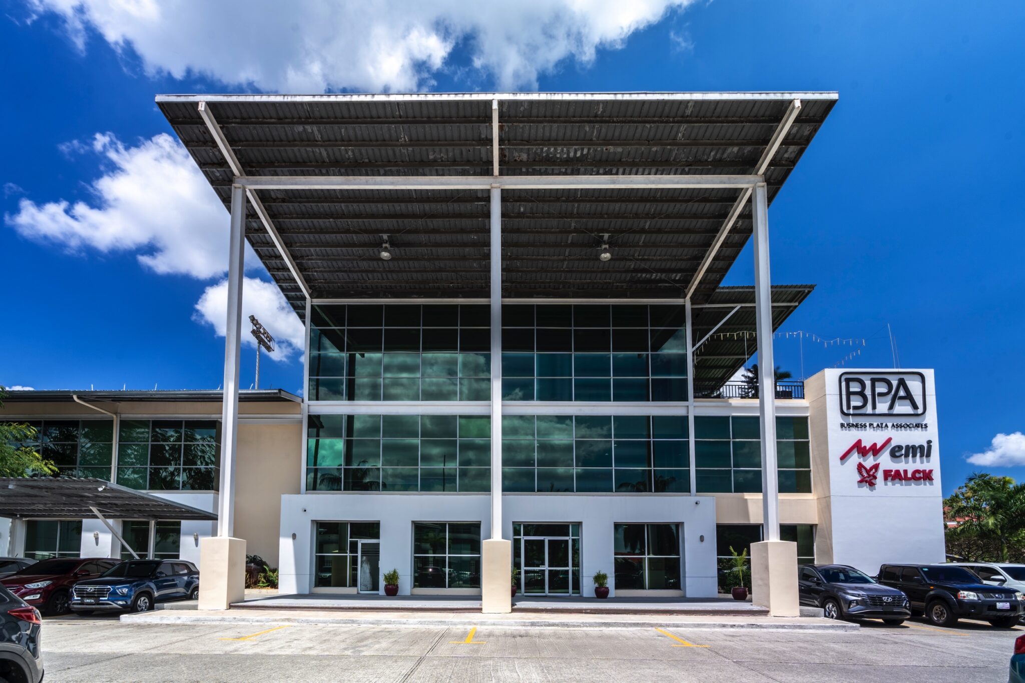 Try Panamá. Business Plaza Associates. Ubicado a 5 minutos de la Zona del Canal de Panamá, el Edificio de la Administración del Canal de Panamá, los Puertos de Panamá, la Ciudad del Saber. Corregimiento de Ancón, Urbanización Albrook Fields, Calle Avenida Omar Torrijos Herrera.