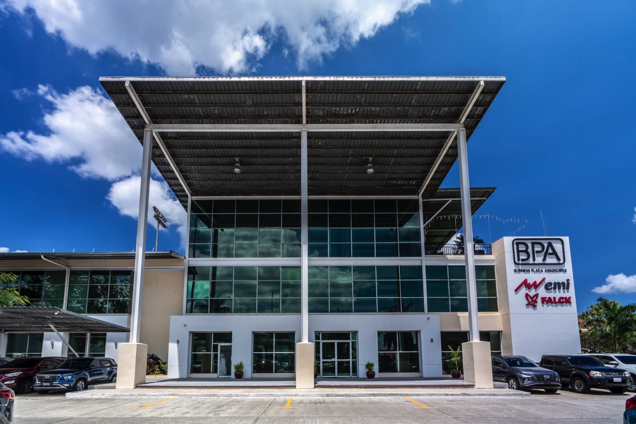 Try Panamá. Business Plaza Associates. Ubicado a 5 minutos de la Zona del Canal de Panamá, el Edificio de la Administración del Canal de Panamá, los Puertos de Panamá, la Ciudad del Saber. Corregimiento de Ancón, Urbanización Albrook Fields, Calle Avenida Omar Torrijos Herrera.