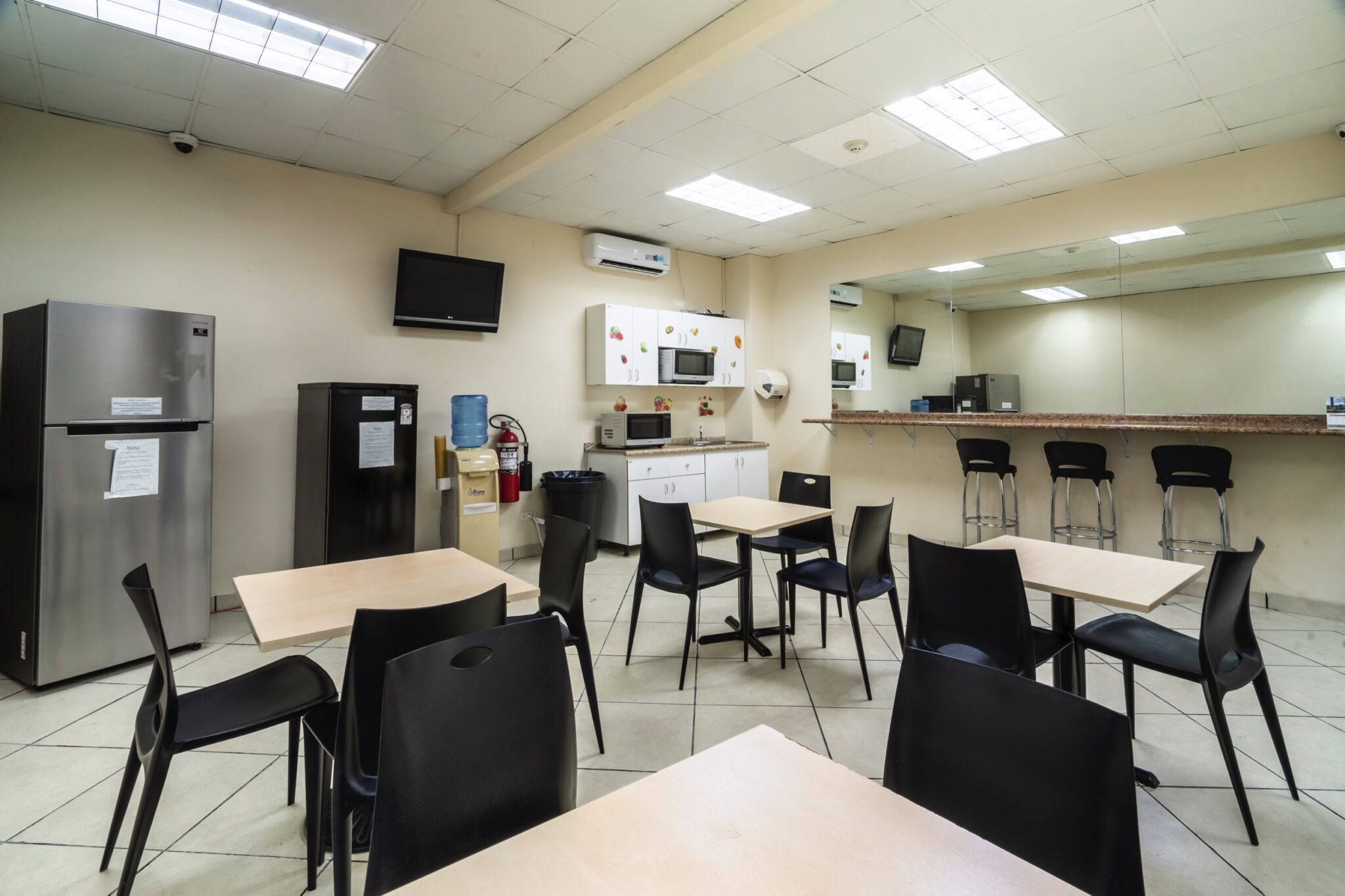 Try Panamá. Business Plaza Associates. Ubicado a 5 minutos de la Zona del Canal de Panamá, el Edificio de la Administración del Canal de Panamá, los Puertos de Panamá, la Ciudad del Saber. Corregimiento de Ancón, Urbanización Albrook Fields, Calle Avenida Omar Torrijos Herrera.